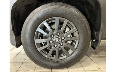 Toyota Grand Highlander Land Cruiser - автомобили, коли, обяви за нови и употребявани 9