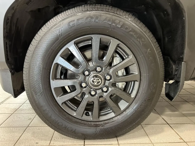 Toyota Grand Highlander Land Cruiser - автомобили, коли, обяви за нови и употребявани 9