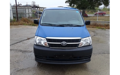 toyota-hiace - 1