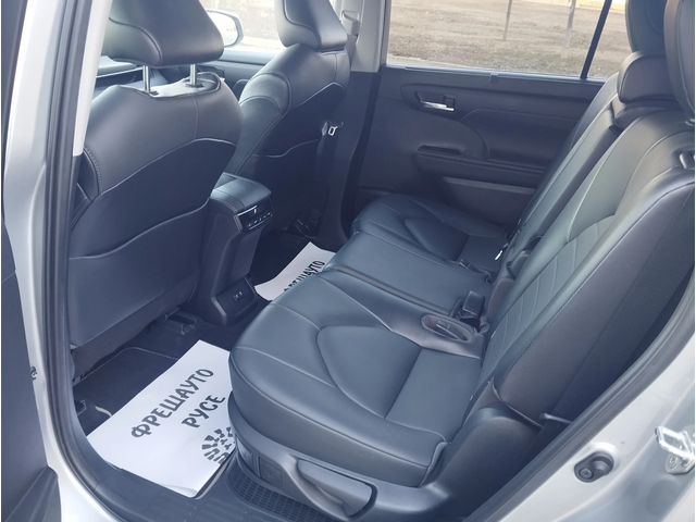 Toyota Highlander 2.5HYBRID 4x4 Камера 7мес. - автомобили, коли, обяви за нови и употребявани 6