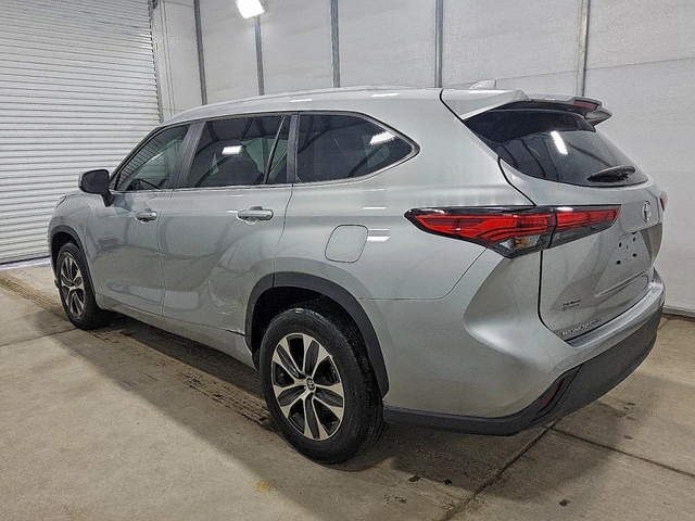 Toyota Highlander L* DISTRONIC* 8 МЕСТНА* KEYLESS* LED* - автомобили, коли, обяви за нови и употребявани 1