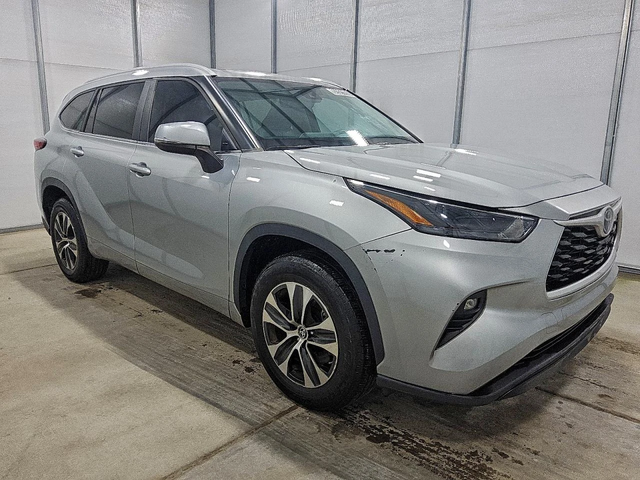 Toyota Highlander L* DISTRONIC* 8 МЕСТНА* KEYLESS* LED* - автомобили, коли, обяви за нови и употребявани 3