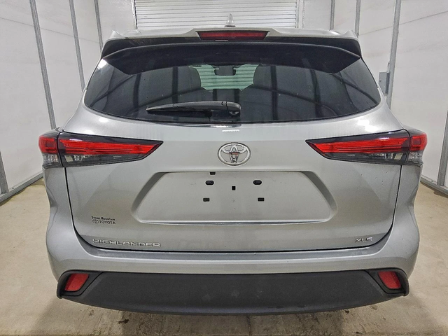 Toyota Highlander L* DISTRONIC* 8 МЕСТНА* KEYLESS* LED* - автомобили, коли, обяви за нови и употребявани 5