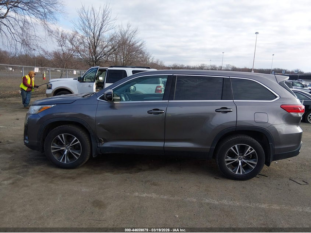 Toyota Highlander 3.5L V-6 DI, DOHC, VVT, 295HP All Wheel Drive - автомобили, коли, обяви за нови и употребявани 13