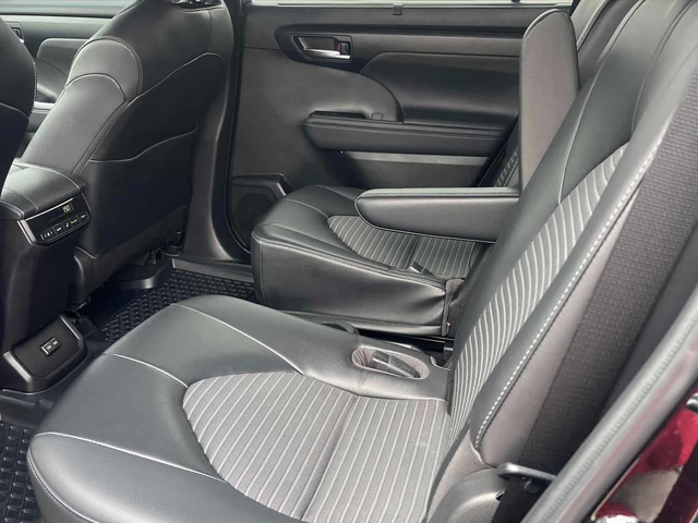Toyota Highlander * XSE * ПРЕДСТАВИТЕЛСТВО * ПОДГРЕВ * NAVI - автомобили, коли, обяви за нови и употребявани 9
