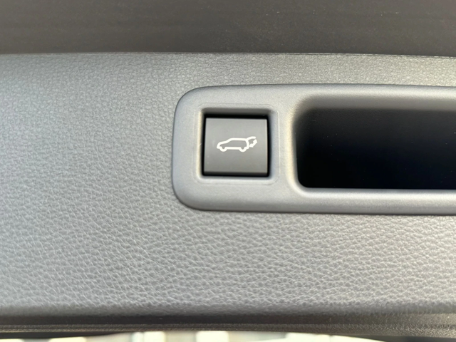 Toyota Highlander 2, 5-Hybrid/4x4/Luxury/Pano/6+ 1 - автомобили, коли, обяви за нови и употребявани 12
