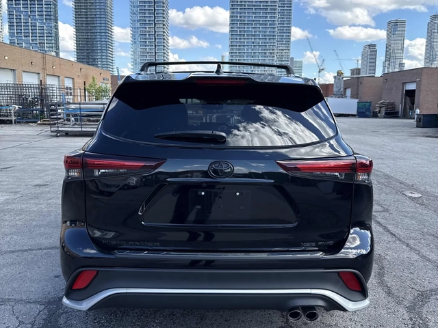 Toyota Highlander XSE AWD * 7 МЕСТЕН * ПАНОРАМА * КЕЙЛЕС * CRAFAX - автомобили, коли, обяви за нови и употребявани 4