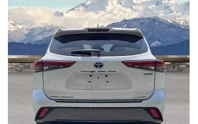 Toyota Highlander HYBRID LIMITED * AWD * 8 МЕСТЕН * ПАНО * CARFAX * - автомобили, коли, обяви за нови и употребявани 4