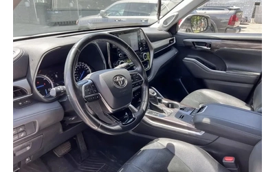 Toyota Highlander HYBRID LIMITED * AWD * 8 МЕСТЕН * ПАНО * CARFAX * - автомобили, коли, обяви за нови и употребявани 5