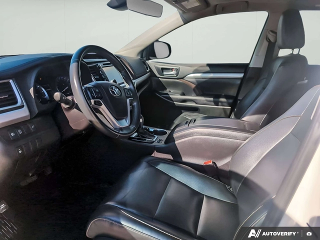 Toyota Highlander XLE, 4Х4, ЦЕНА ДО БГ - автомобили, коли, обяви за нови и употребявани 13