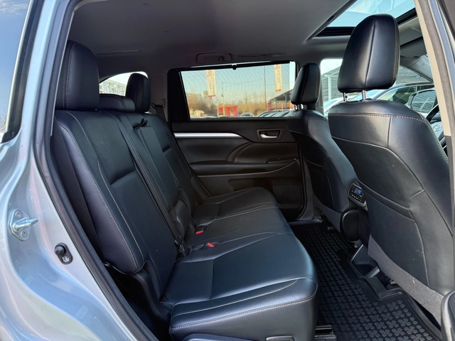Toyota Highlander XLE, LPG, 7+ 1 SEATS - автомобили, коли, обяви за нови и употребявани 9
