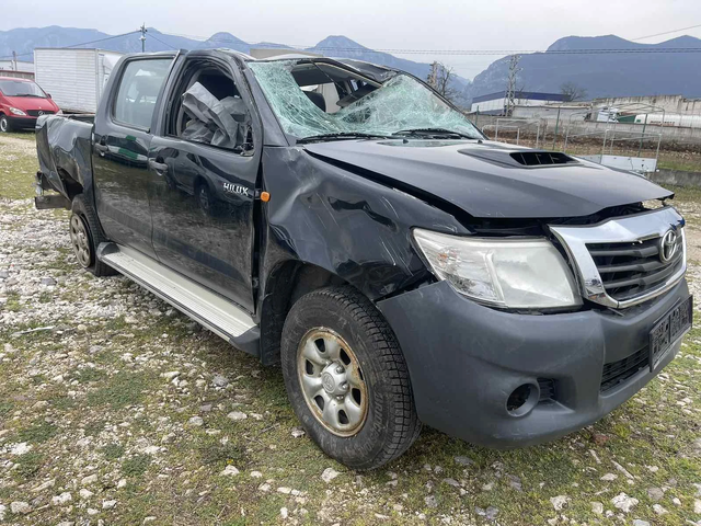 Toyota Hilux 2.5D4D 144к.с. на части - автомобили, коли, обяви за нови и употребявани 1