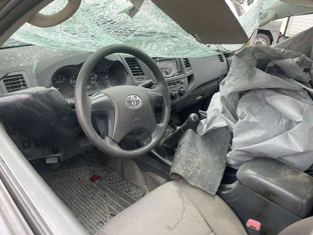 Toyota Hilux 2.5D4D 144к.с. на части - автомобили, коли, обяви за нови и употребявани 4