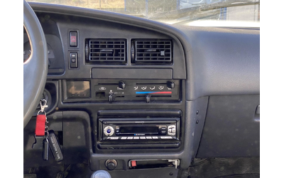 Toyota Hilux 2.4D - автомобили, коли, обяви за нови и употребявани 10