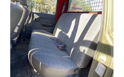 Toyota Hilux 2.4D - автомобили, коли, обяви за нови и употребявани 9