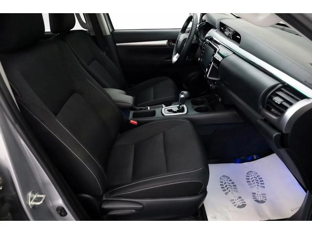 Toyota Hilux Executive - автомобили, коли, обяви за нови и употребявани 5