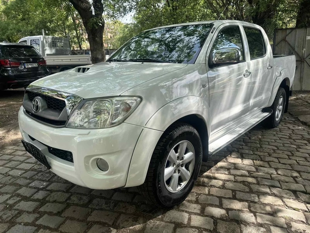 Toyota Hilux - автомобили, коли, обяви за нови и употребявани 0
