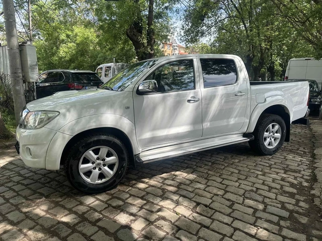 Toyota Hilux - автомобили, коли, обяви за нови и употребявани 1