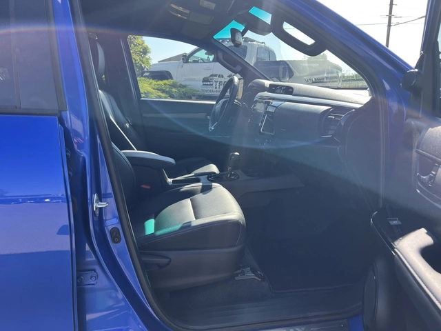 Toyota Hilux 2.8D 6АТ INVINCIBLE - автомобили, коли, обяви за нови и употребявани 10