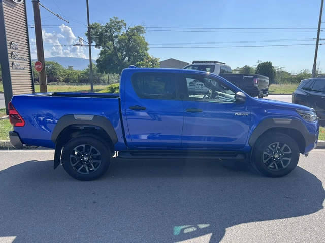 Toyota Hilux 2.8D 6АТ INVINCIBLE - автомобили, коли, обяви за нови и употребявани 2