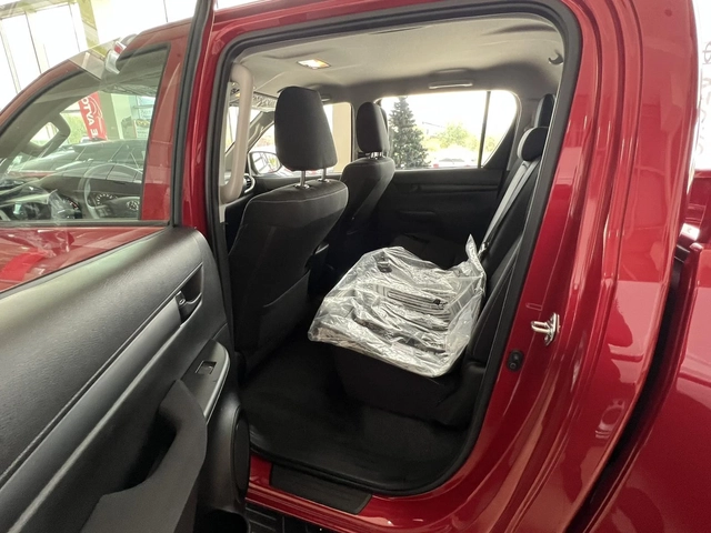 Toyota Hilux 2.8D 6MT Comfort - автомобили, коли, обяви за нови и употребявани 10