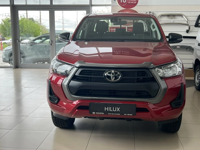 Toyota Hilux 2.8D 6MT Comfort - автомобили, коли, обяви за нови и употребявани 1