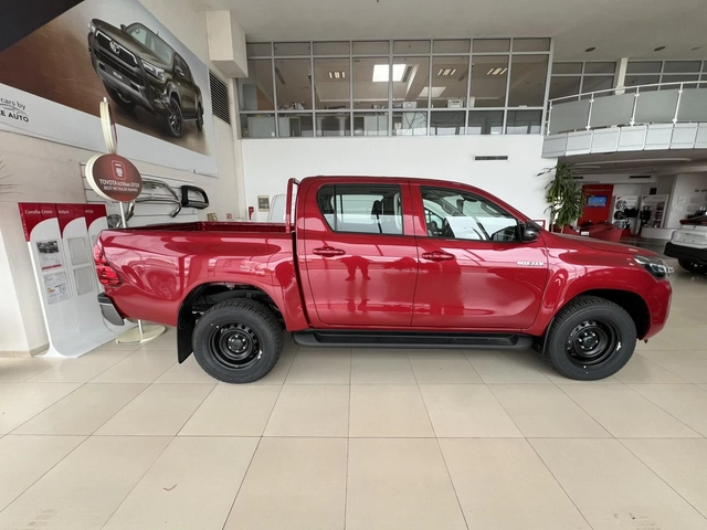 Toyota Hilux 2.8D 6MT Comfort - автомобили, коли, обяви за нови и употребявани 3