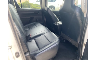Toyota Hilux 2.4 D, MT - автомобили, коли, обяви за нови и употребявани 10
