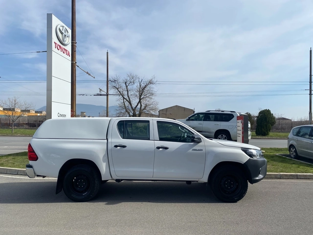 Toyota Hilux 2.4 D, MT - автомобили, коли, обяви за нови и употребявани 1