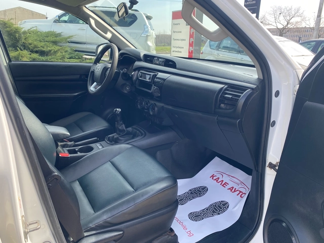 Toyota Hilux 2.4 D, MT - автомобили, коли, обяви за нови и употребявани 9