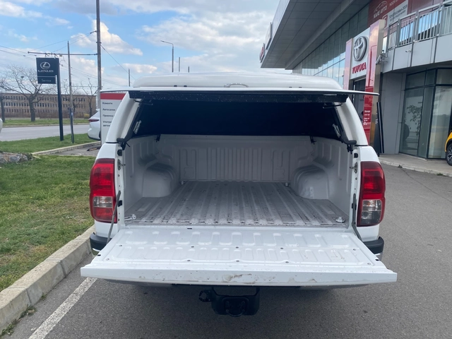Toyota Hilux 2.4 D, MT - автомобили, коли, обяви за нови и употребявани 8