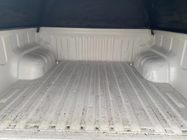 Toyota Hilux 2.4 D, MT - автомобили, коли, обяви за нови и употребявани 9