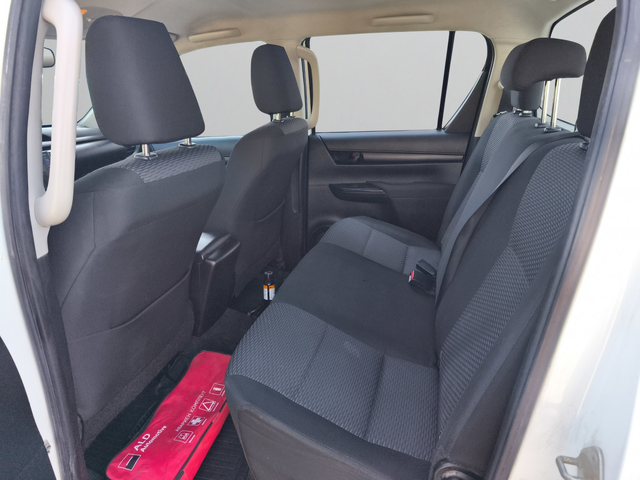 Toyota HILUX DOUBLE-CAB 2.4 D-4D 150HP 4x4 BVM6 E6 - автомобили, коли, обяви за нови и употребявани 10