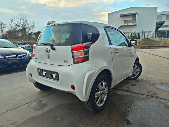 Toyota IQ 1.0VVTI АВТОМАТИК КЛИМАТИК SOL - автомобили, коли, обяви за нови и употребявани 2
