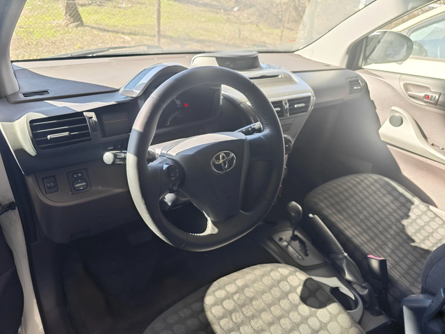 Toyota IQ 1.0VVTI АВТОМАТИК КЛИМАТИК SOL - автомобили, коли, обяви за нови и употребявани 8