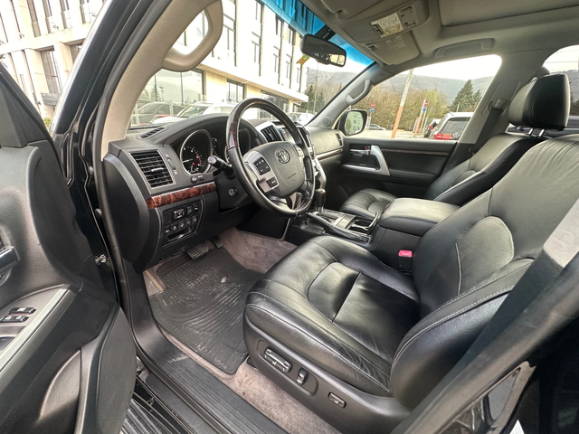 Toyota Land cruiser НАВИГАЦИЯ - автомобили, коли, обяви за нови и употребявани 8