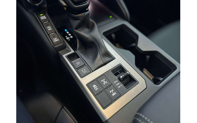 Toyota Land Land - автомобили, коли, обяви за нови и употребявани 14