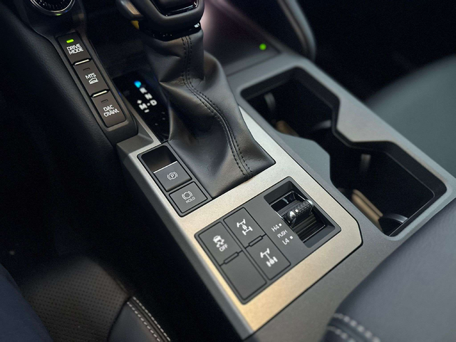 Toyota Land Land - автомобили, коли, обяви за нови и употребявани 14