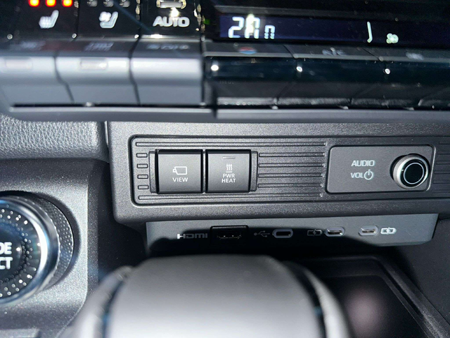 Toyota Land Land - автомобили, коли, обяви за нови и употребявани 15