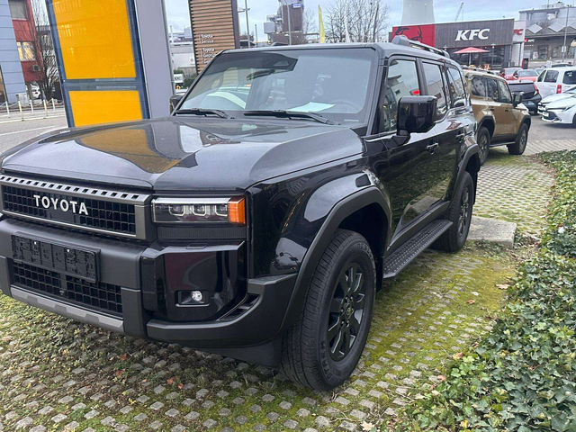 Toyota Land Land - автомобили, коли, обяви за нови и употребявани 2