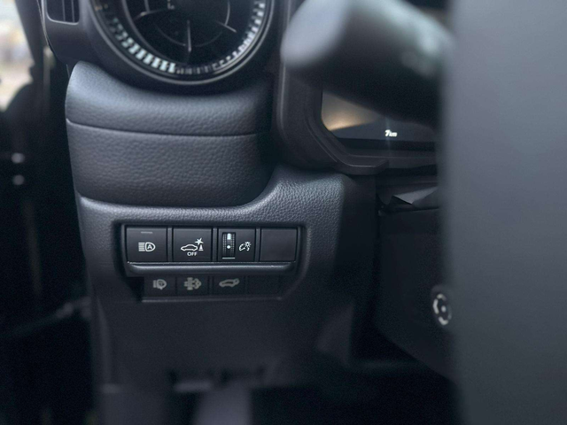 Toyota Land Land - автомобили, коли, обяви за нови и употребявани 8