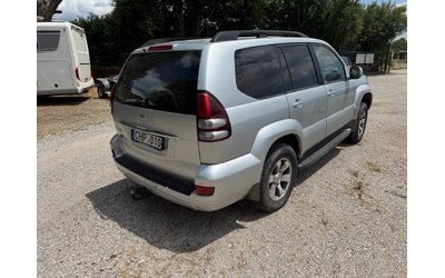 toyota-land-cruiser - 2