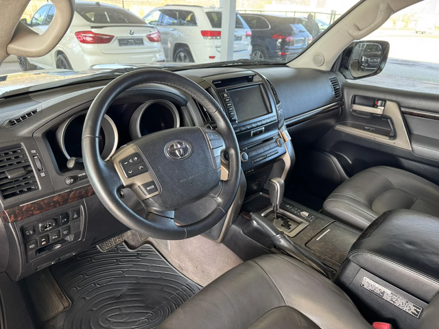 Toyota Land cruiser 200L* 4.5* 286ps* V8* 4x4* 7м* FACE/2021* КОЖА* - автомобили, коли, обяви за нови и употребявани 8