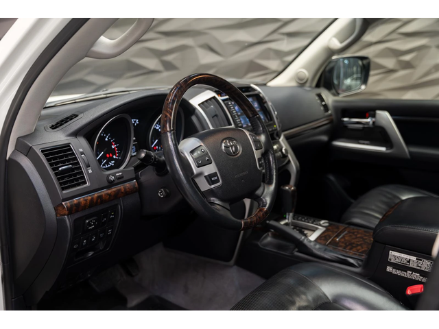 Toyota Land cruiser KAM* PANO* JBL* Обдухв* SHIKARI TUNING* CARBON* - автомобили, коли, обяви за нови и употребявани 5