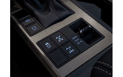 Toyota Land cruiser NEW* EXECUTIVE* LED LIGHTS* 360* - автомобили, коли, обяви за нови и употребявани 9