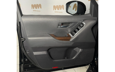 Toyota Land cruiser 300 * 10 speed shift - автомобили, коли, обяви за нови и употребявани 12