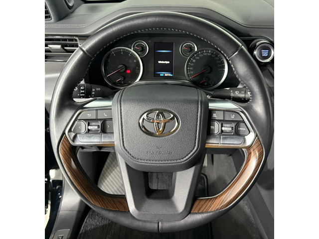 Toyota Land cruiser 300 * 10 speed shift - автомобили, коли, обяви за нови и употребявани 13