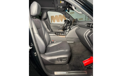 Toyota Land cruiser 300 * 10 speed shift - автомобили, коли, обяви за нови и употребявани 7