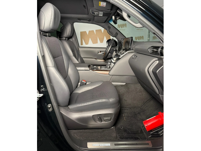 Toyota Land cruiser 300 * 10 speed shift - автомобили, коли, обяви за нови и употребявани 7