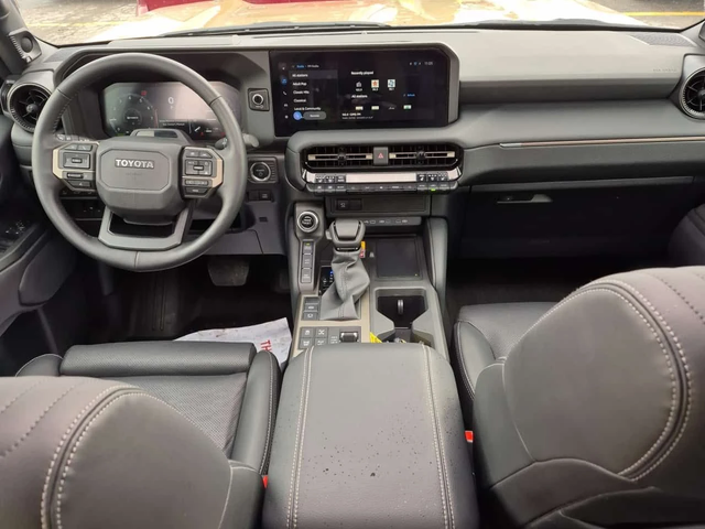 Toyota Land cruiser * 4WD * CARFAX * Бeз инциденти * - автомобили, коли, обяви за нови и употребявани 4